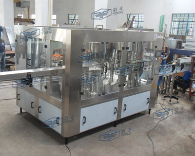 全自動常壓三合一灌裝機 提升食品生產(chǎn)自動化水平的理想選擇